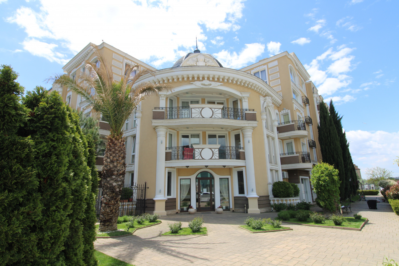 Messembria Palace Апартхотел