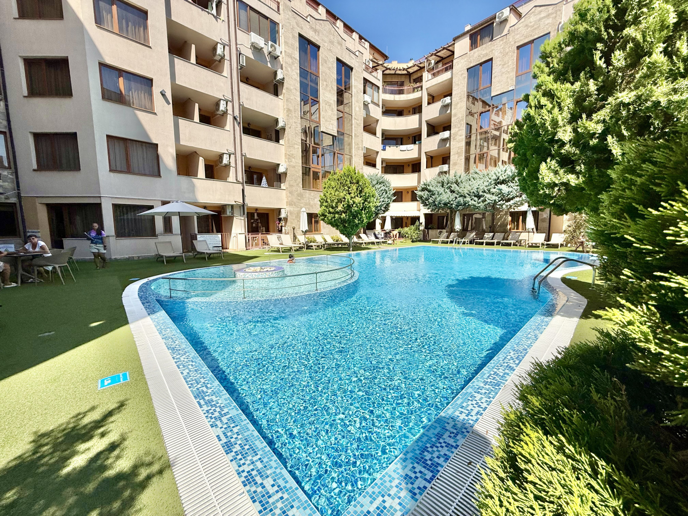 Emerald Paradise Апартхотел
